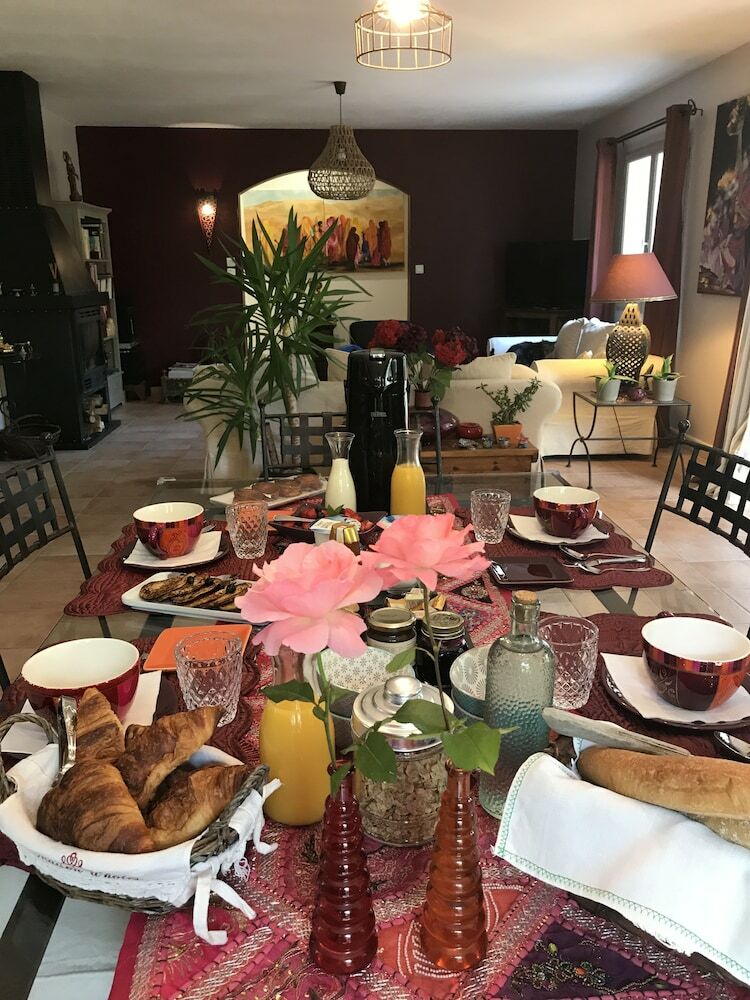 Hotel Les Jardins D'holi - Chambres D'h�tes