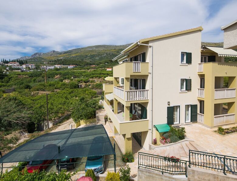 Apartamentos Villa Leon