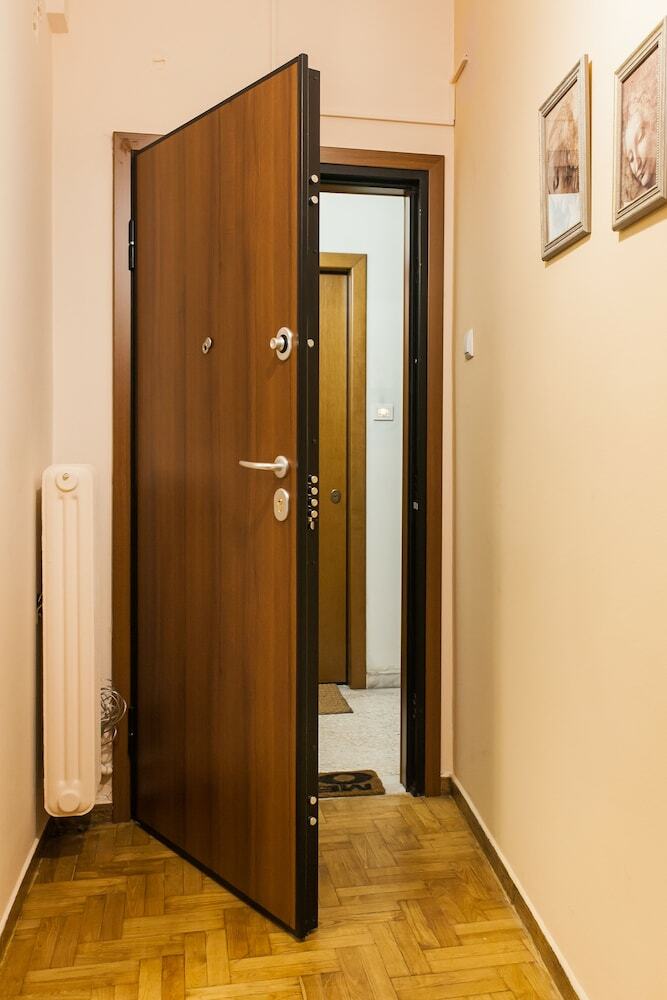Charming Acropolis Metro Apartment