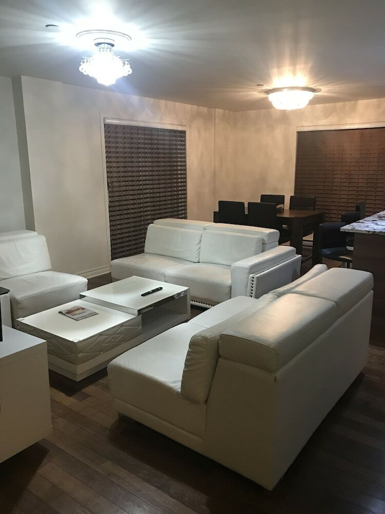Laval Centre Apartment