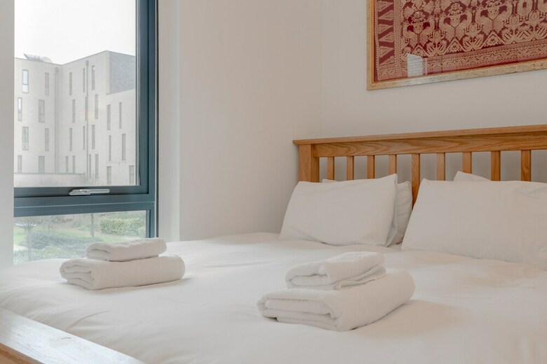Modern 3 Bedroom Duplex Apartment In Stepney