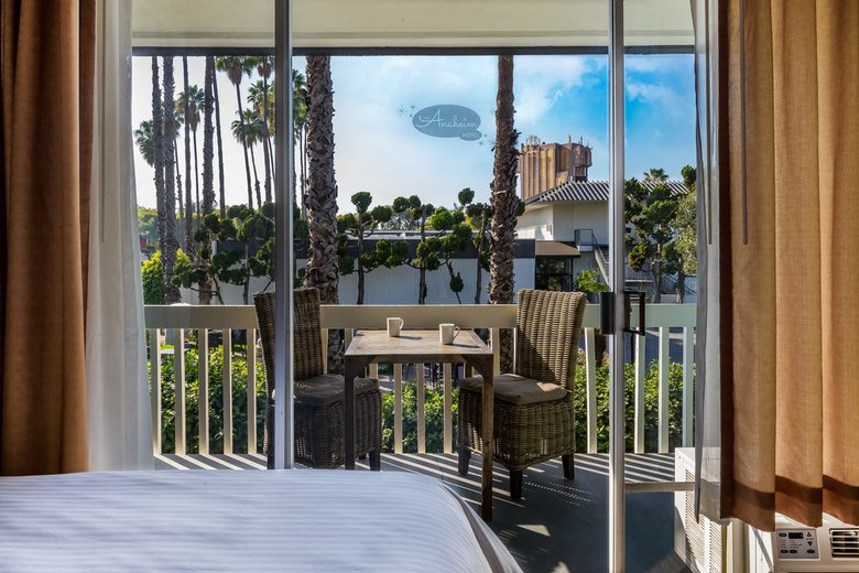 Anaheim Plaza Hotel