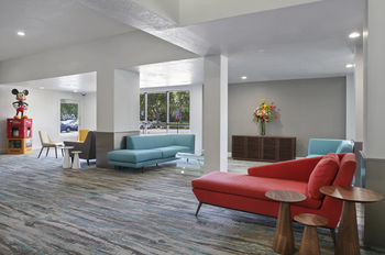 Anaheim Plaza Hotel