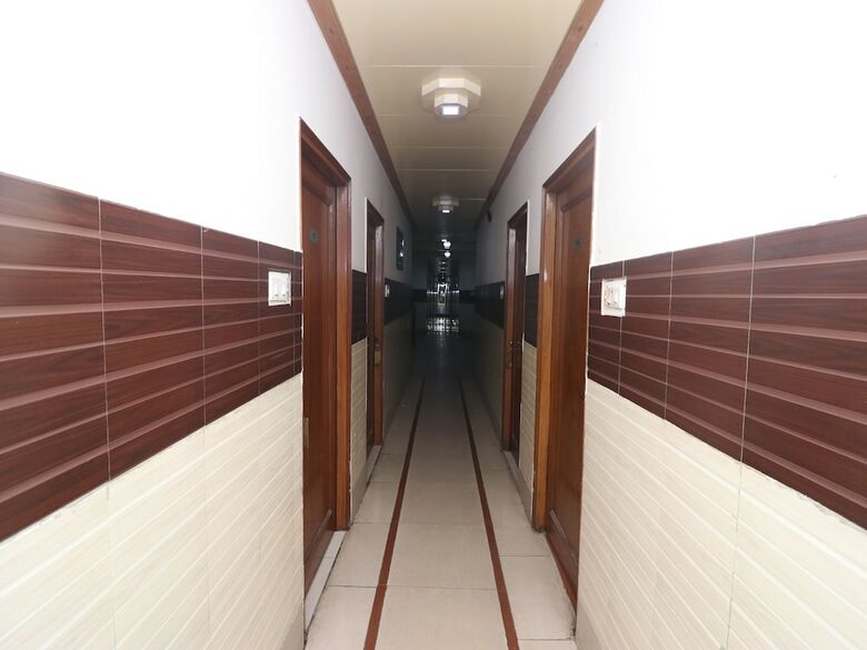 Oyo 28628 Hotel Himgiri Residency