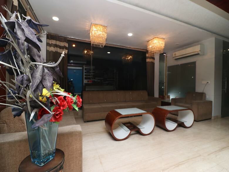 Oyo 28628 Hotel Himgiri Residency