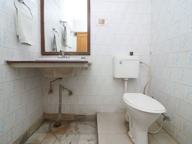 Oyo 28628 Hotel Himgiri Residency