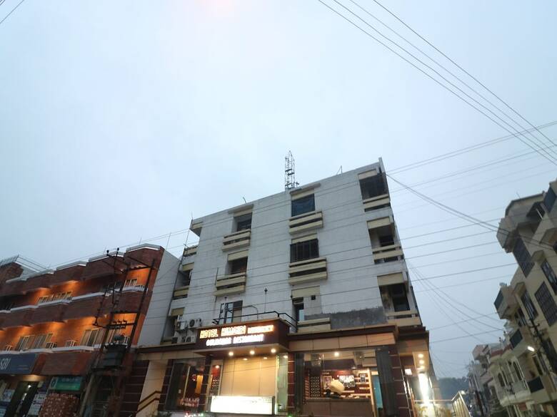 Oyo 28628 Hotel Himgiri Residency