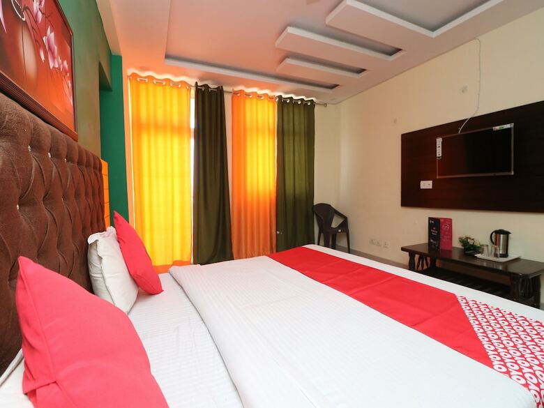 Hotel Oyo 26869 Taj View Pent House