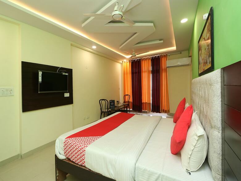 Hotel Oyo 26869 Taj View Pent House