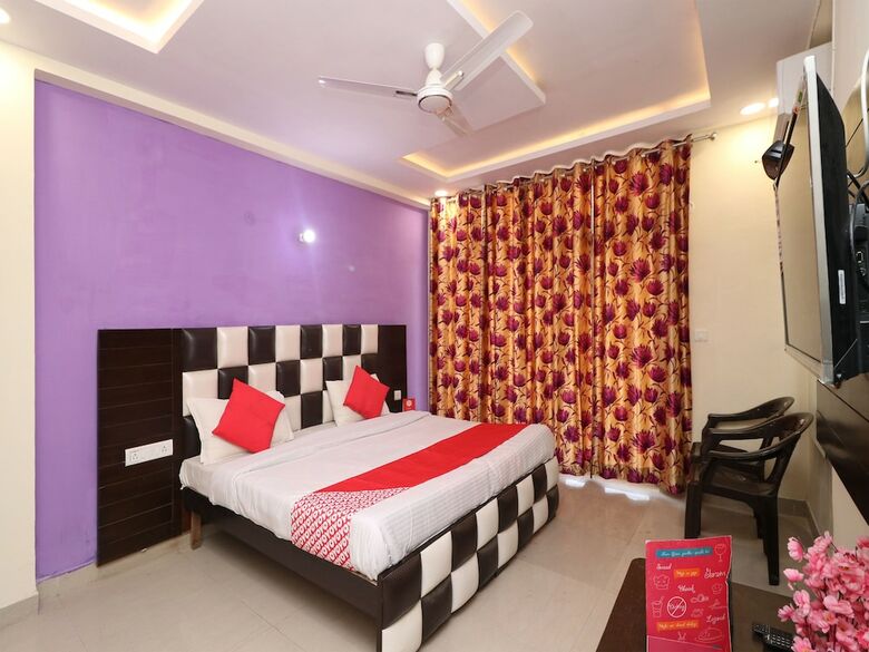 Hotel Oyo 26869 Taj View Pent House
