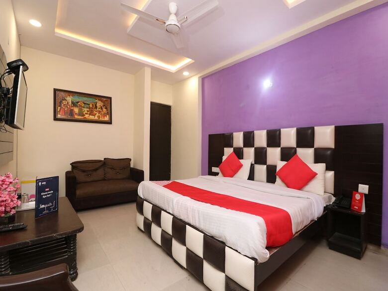 Hotel Oyo 26869 Taj View Pent House