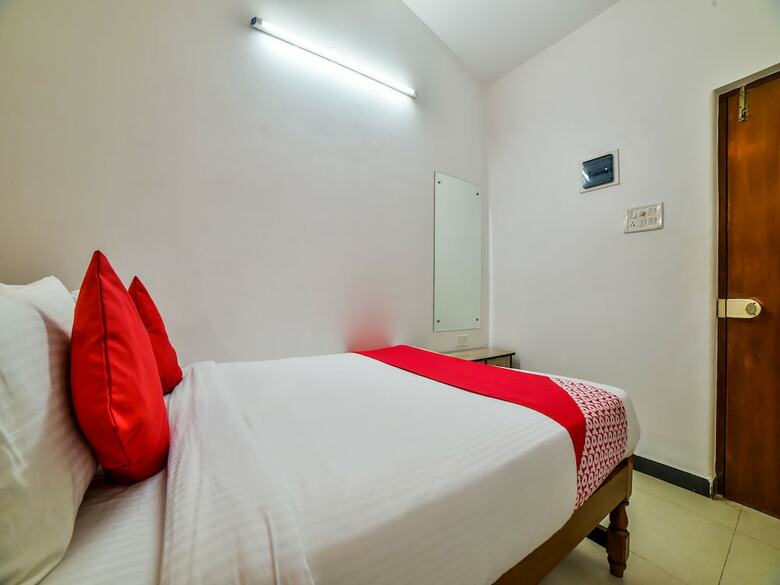 Apartamentos Oyo 28305 Sunset Holiday Homes