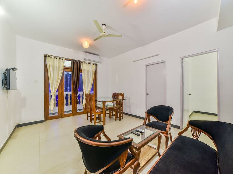 Apartamentos Oyo 28305 Sunset Holiday Homes
