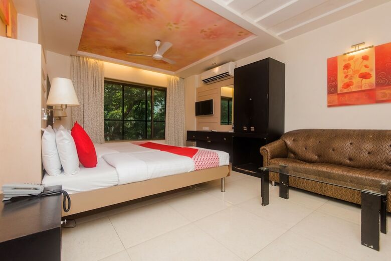 Oyo 22061 Hotel Khwaishh Presidency