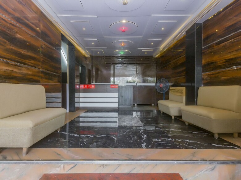 Oyo 22086 Hotel Park View