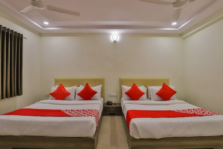 Oyo 26999 Hotel Sg