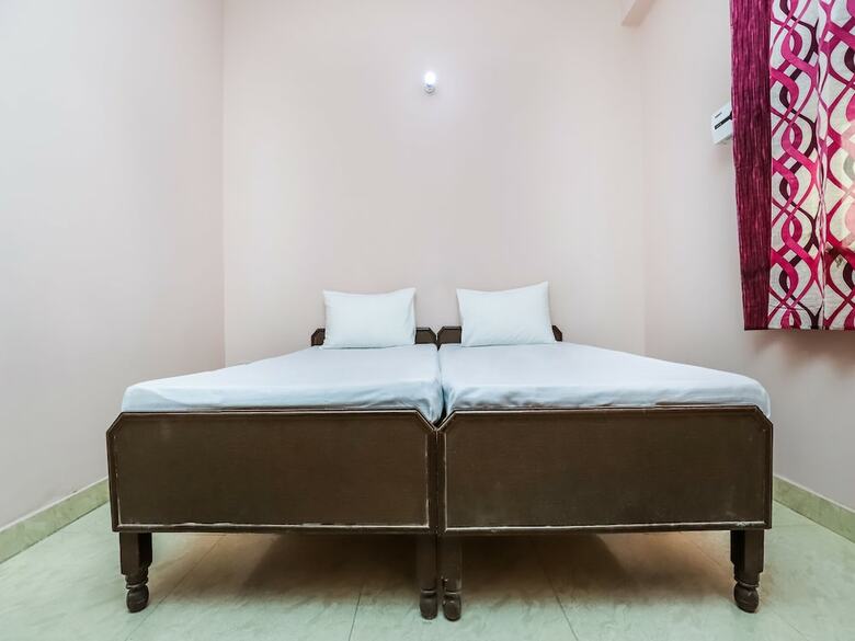 Apartamentos Oyo 27881 Living Sector 135