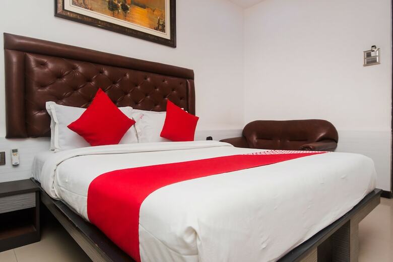 Oyo 24050 Hotel Sweet Dream
