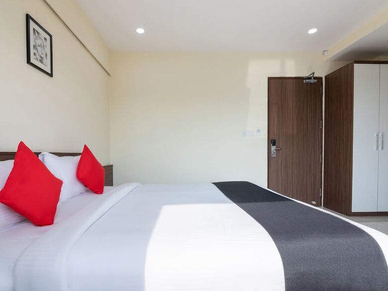 Hotel Capital O 28398 Mysore Gate