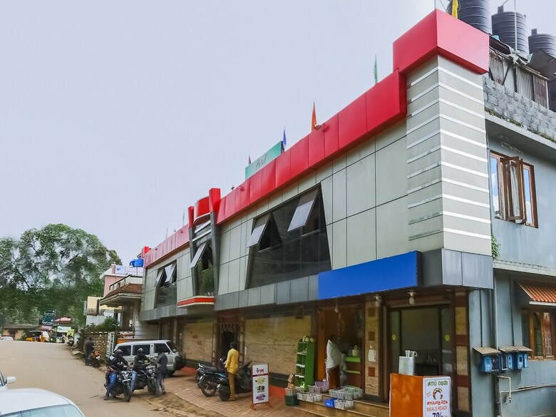 Hotel Oyo 24364 Shiv Shanthi Grand