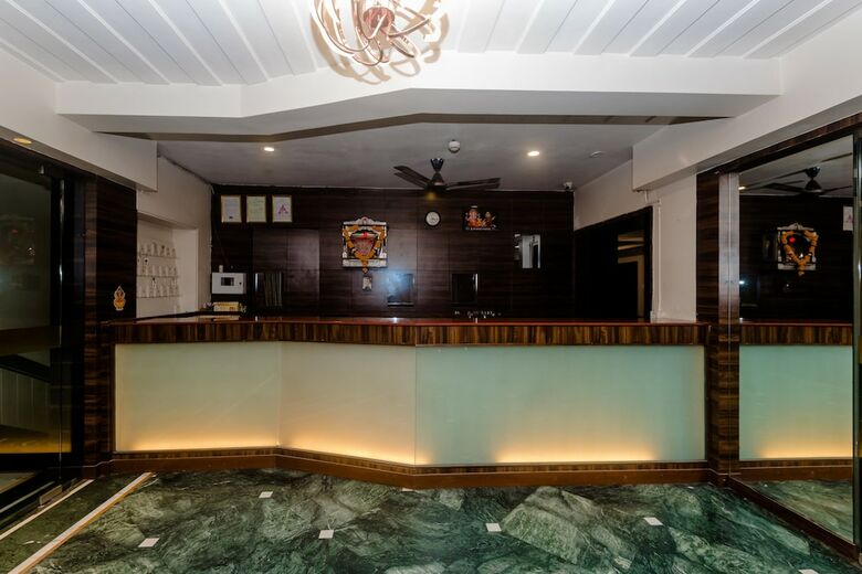 Capital O 27600 Hotel Sai Plaza