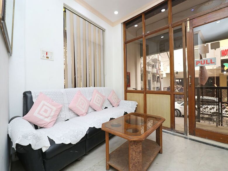 Oyo 8379 Hotel Kamal