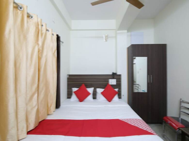Hotel Oyo 26630 Mathura Inn