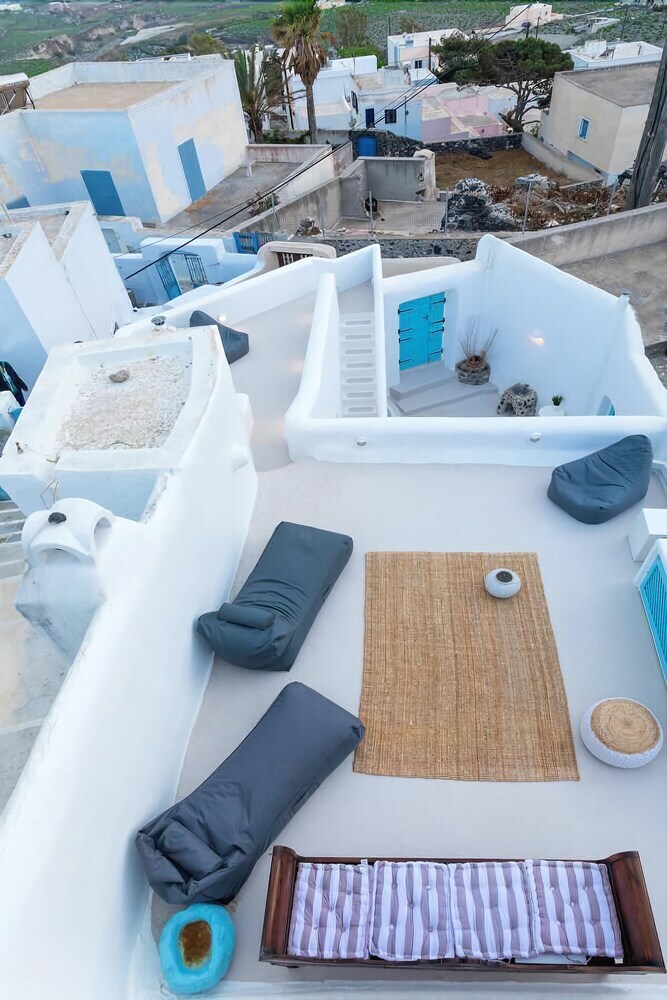 Valsamo Suites