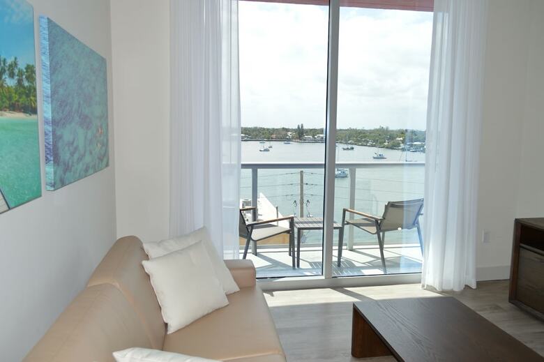 Brand New Water Apartment On The Beach