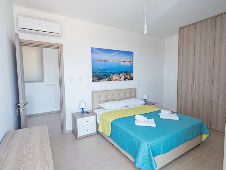Polymnia Villa 490b
