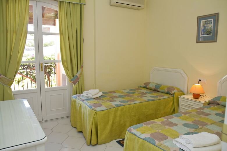 Aparthotel Apartamentos El Toro