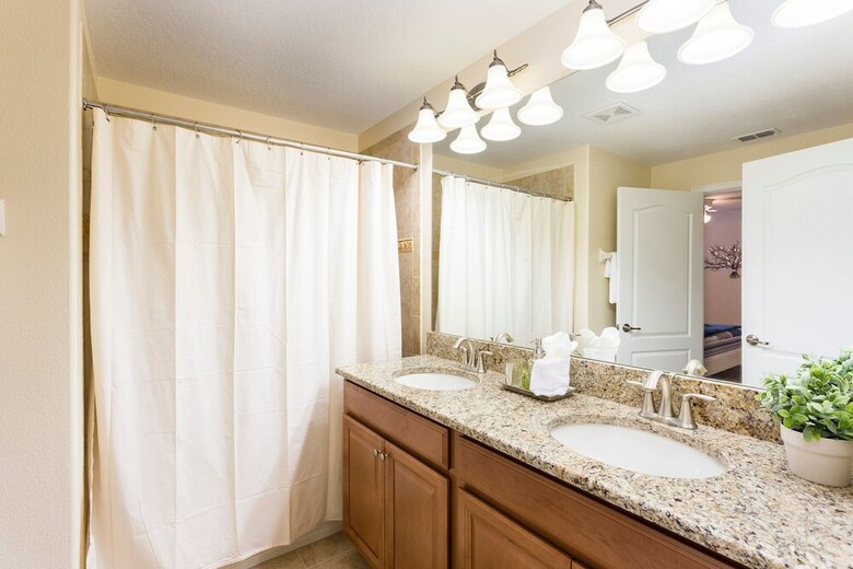 Wonderful Vacation Townhouse With Pool Sl4893