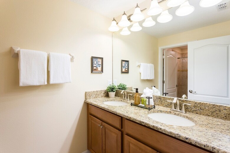 Wonderful Vacation Townhouse With Pool Sl4893