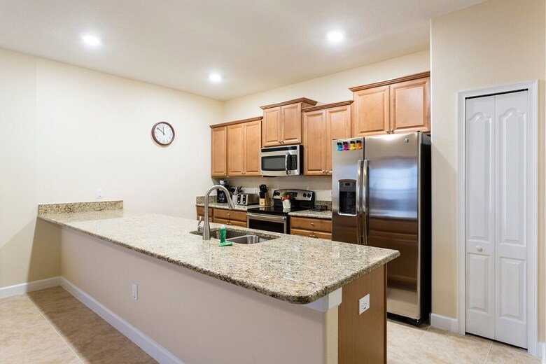 Wonderful Vacation Townhouse With Pool Sl4893