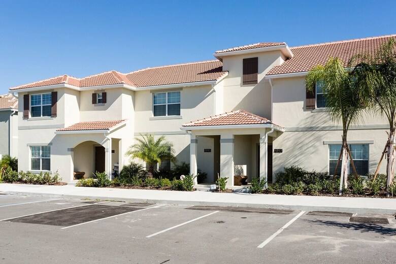 Wonderful Vacation Townhouse With Pool Sl4893