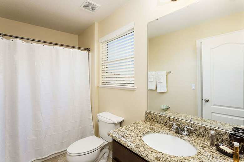 Spacious Vacation Home With Pool Tw2825