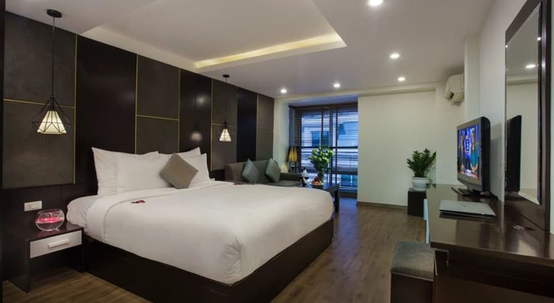 Rising Dragon Palace Hotel