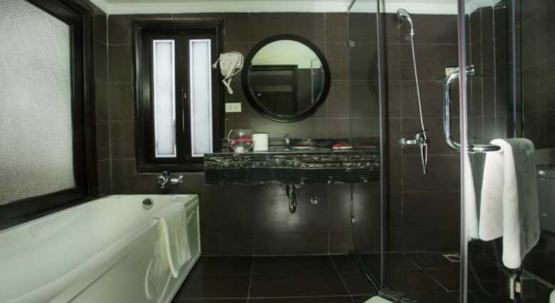 Rising Dragon Palace Hotel