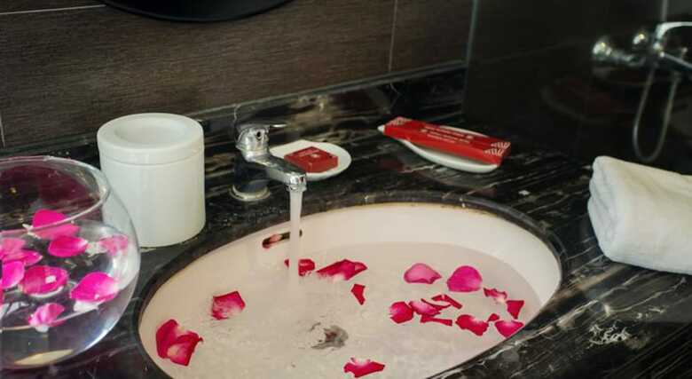 Rising Dragon Palace Hotel