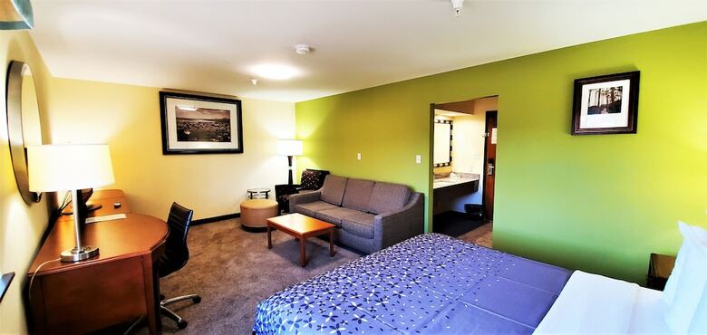 Hotel Travel Inn & Suites