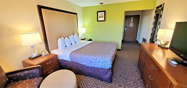 Hotel Travel Inn & Suites