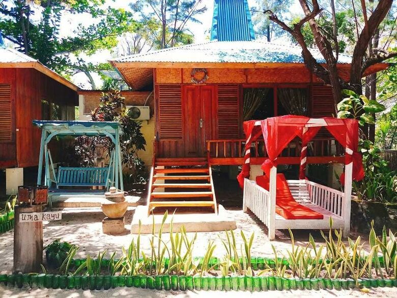 Bed & Breakfast Cemara Beach Resort