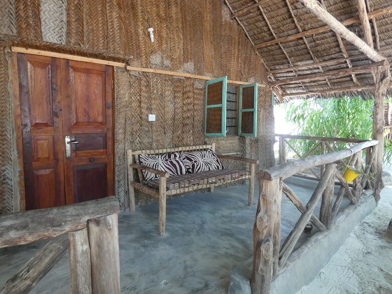 Bed & Breakfast Bahari Pizza Restaurant And Bungalows