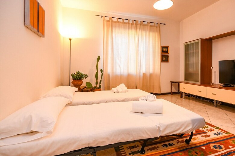 Desenzanoloft: Yellow Apartment