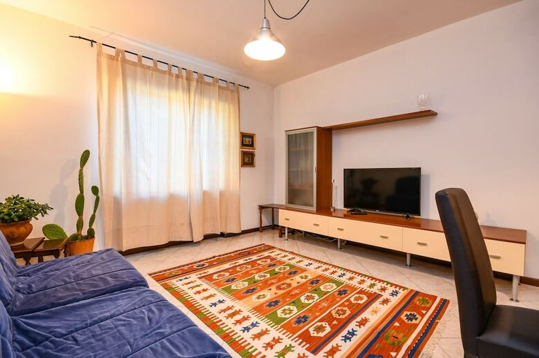 Desenzanoloft: Yellow Apartment