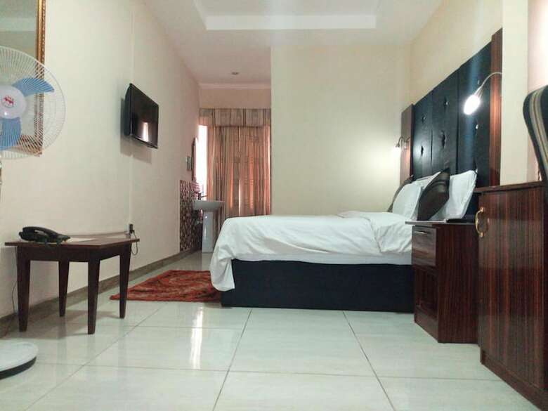 Danest Hotel & Suites