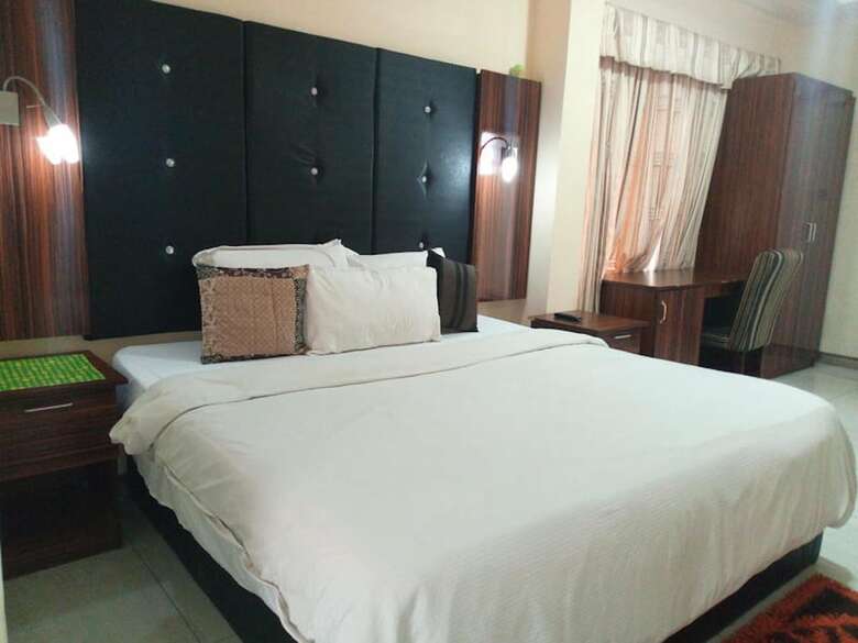 Danest Hotel & Suites