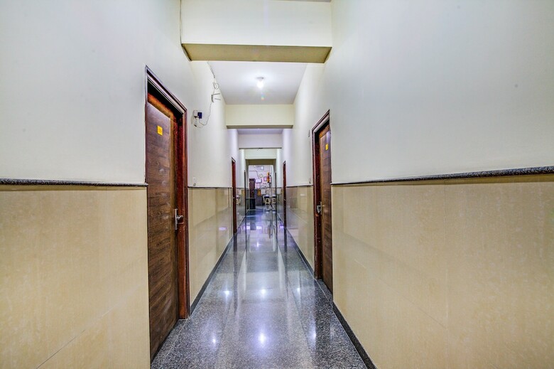 Fabhotel Athithi Residency