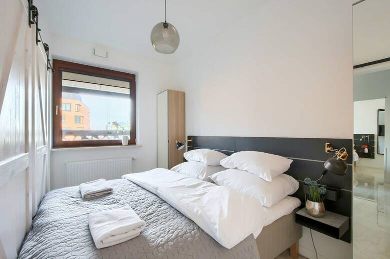 P&o Apartments Solec 13 With AC