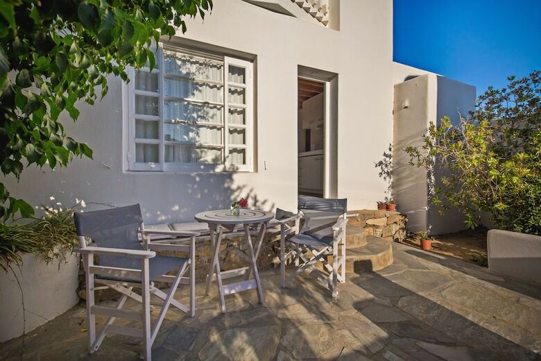 Antoninis Village Complex